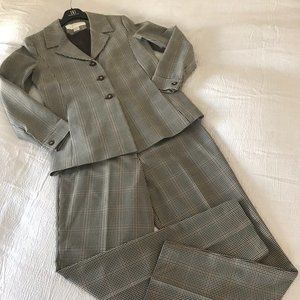 Doncaster Vintage Tweed Pant Suit Size 6 & 8